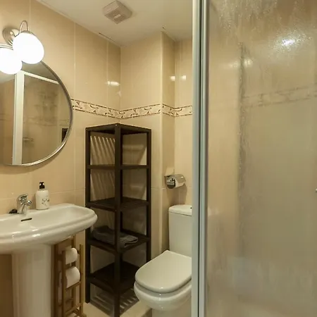 Lets Holidays Bright Duplex With Pool *